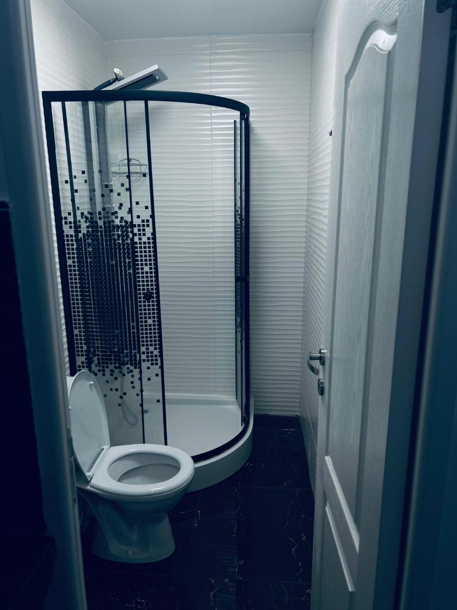 Amazing 1 Bed Flat Apartment ไกรโอวา ภายนอก รูปภาพ