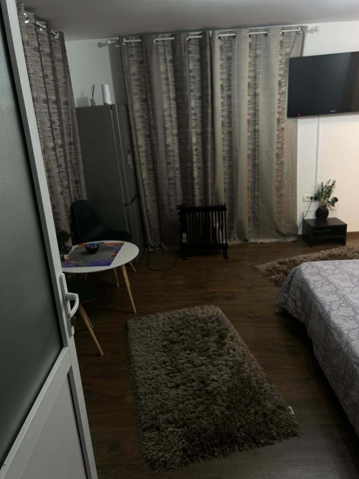 Amazing 1 Bed Flat Apartment ไกรโอวา ภายนอก รูปภาพ